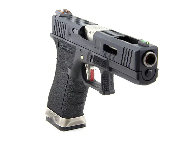 Страйкбольный пистолет WE Glock 18 G-Force (WE-G002WET-5, черн. рамка,хром.ствол)