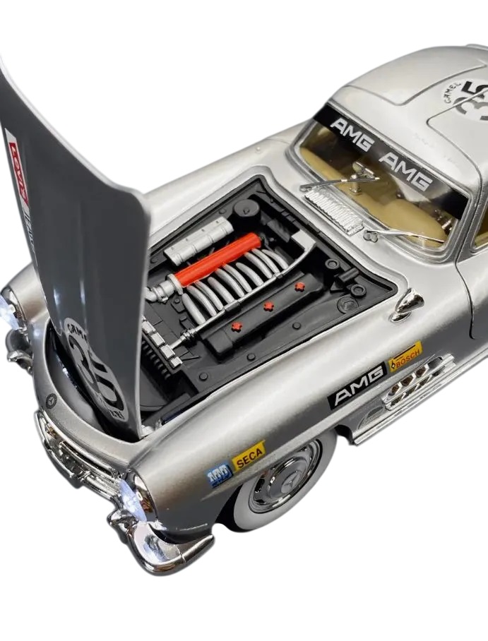 Машинка металлическая Mercedes Benz 300SL 1:18 silver