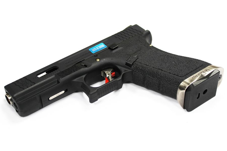 Страйкбольный пистолет WE-G001WET-5 Glock-17 G-Force (слайд металл черный, рамка черная, ствол хром)