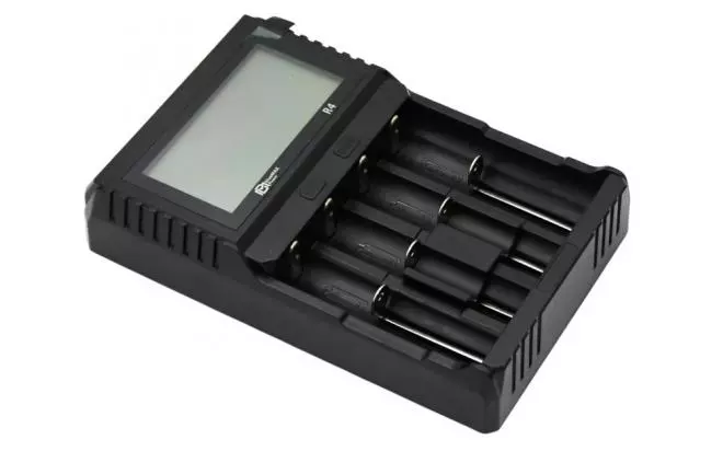 Зарядное устройство BlueMax R4 LCD Universal (4 разъема) для Li-ion, LiFePO4, NiMH/NiCd