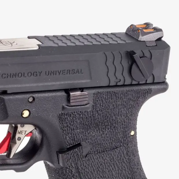Страйкбольный пистолет WE Glock 18 G-Force (WE-G002WET-5, черн. рамка,хром.ствол)