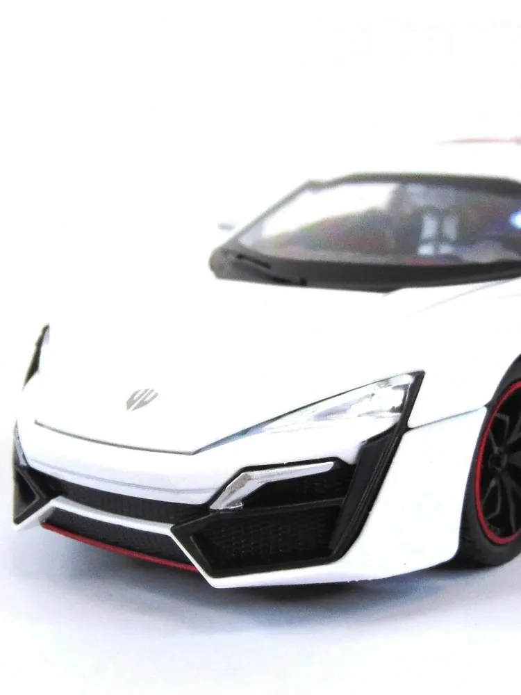 Металлическая машинка модель Люкан Lykan Hypersport 1:24
