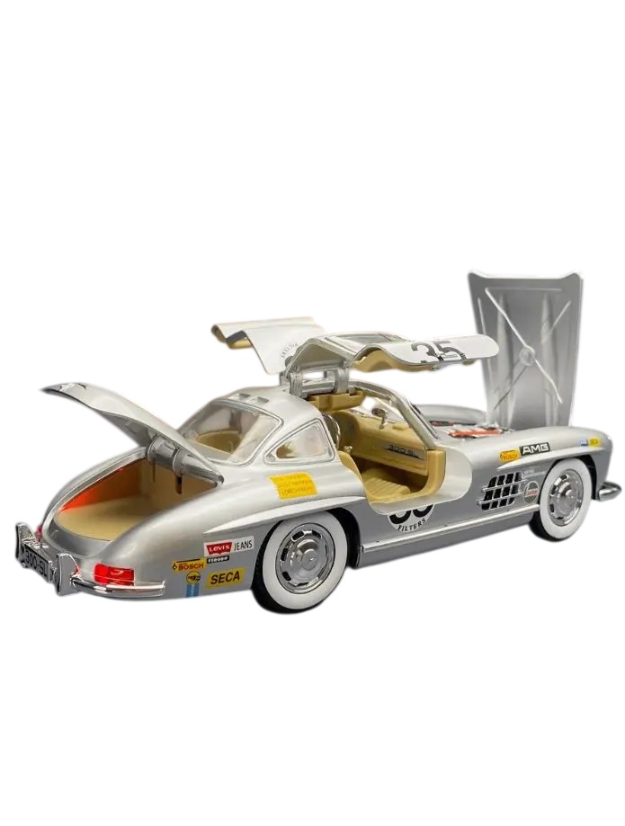 Машинка металлическая Mercedes Benz 300SL 1:18 silver