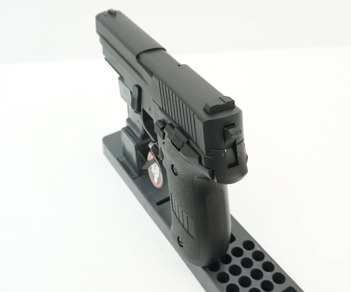 Страйкбольный пистолет Cyma SigSauer P226 AEP (CM.122S)