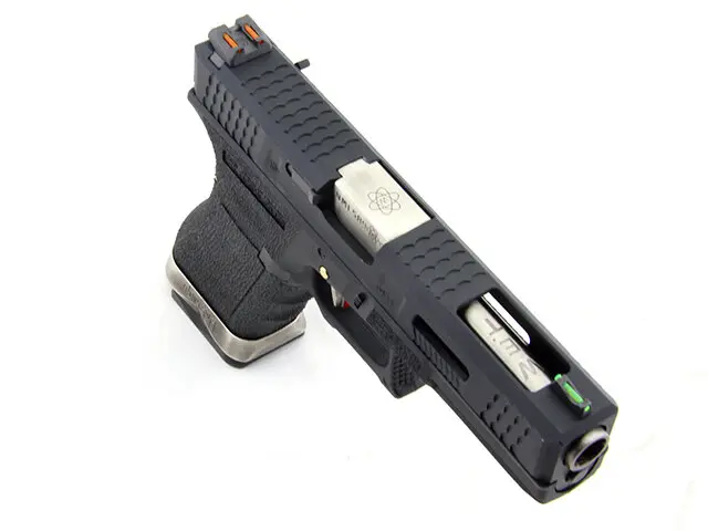 Страйкбольный пистолет WE Glock 18 G-Force (WE-G002WET-5, черн. рамка,хром.ствол)