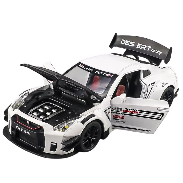 Металлическая машинка Nissan Skyline GTR R35 1:24 SMOKE Белая