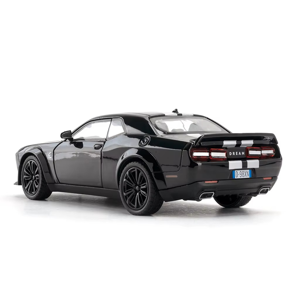 Металлическая машинка Dodge Challenger SRT Hellcat 1:24 чёрная
