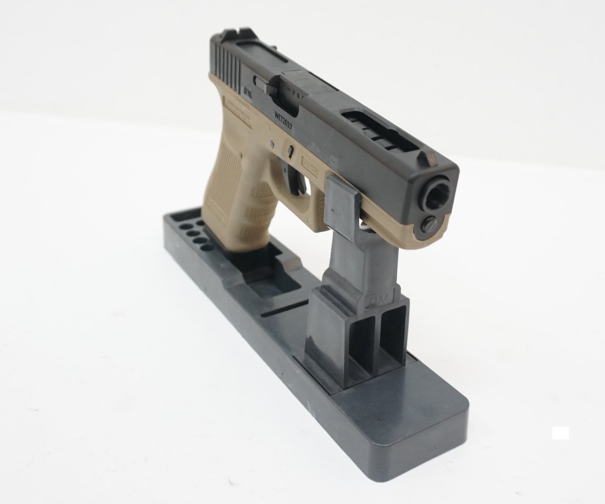 Страйкбольный пистолет WE Glock-18 Gen.4 Tan, сменные накладки (WE-G002B-TAN)