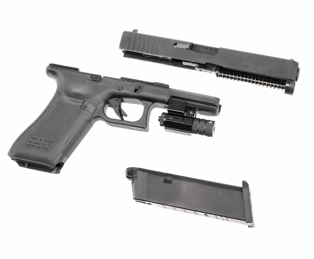 Страйкбольный пистолет WE Glock 17 Gen5 (WE-G001RDVB-BK) — металл-слайд, сменные накладки, площадки под оптику, 6 мм, Black