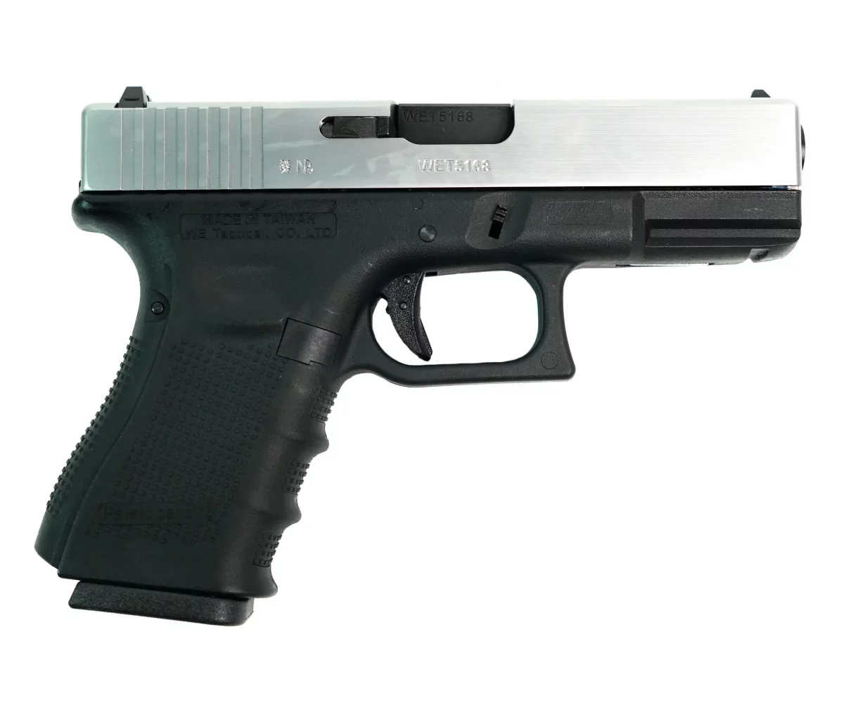 Страйкбольный пистолет WE Glock 19 Gen4 (WE-G003B-SV) — серебристый слайд, GBB, 6 мм