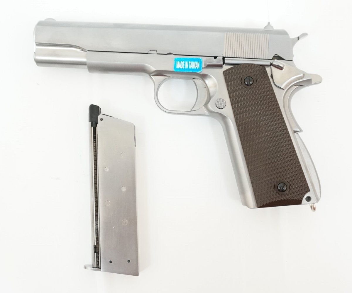 Страйкбольный пистолет WE Colt M1911A1 Silver, коричневые накладки (WE-E006A)