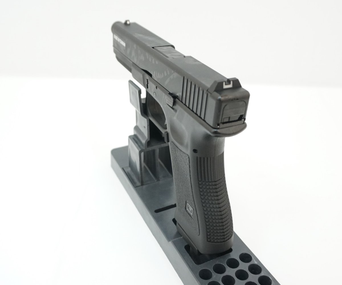 Страйкбольный пистолет KJW Glock G17 TBC Gas Black, удлин. ствол