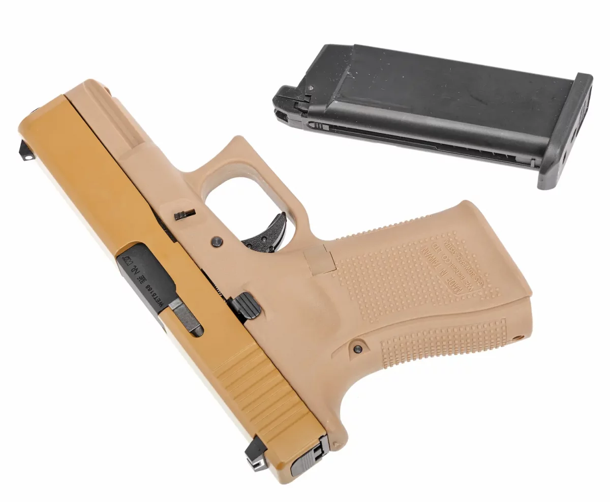 Страйкбольный пистолет WE Glock 19 Gen5 (WE-G003VB-TAN) — металл слайд, Tan, GBB, 6 мм