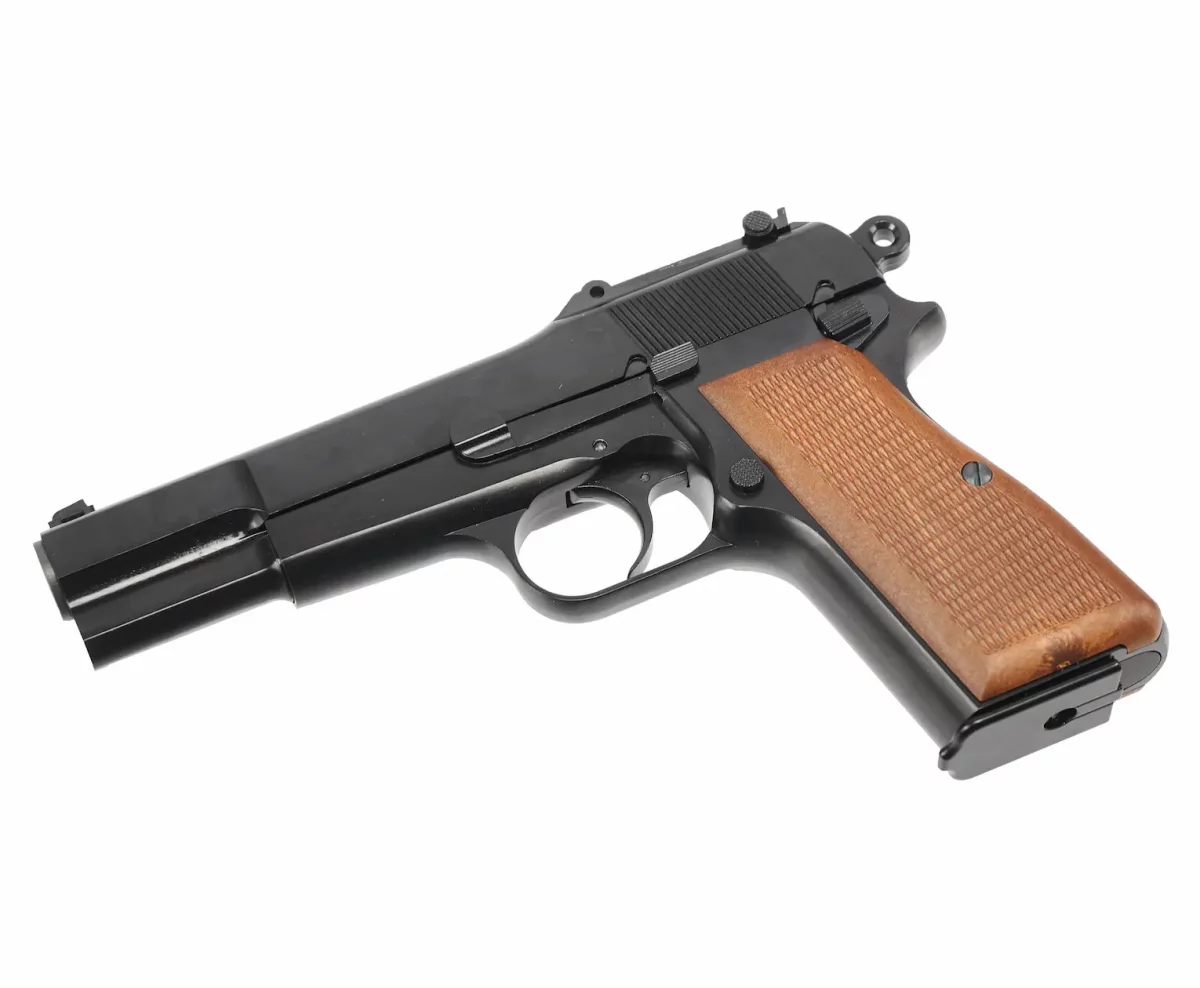 Страйкбольный пистолет WE Browning Hi-Power (WE-B005) — чёрный, газовый GBB, 6 мм