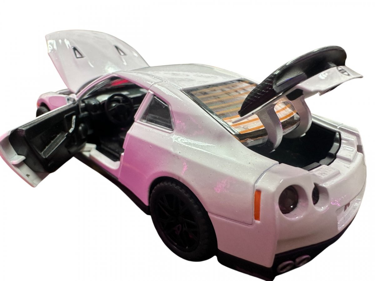 Металлическая машинка Nissan GT-R (R35) 1:32 Белая