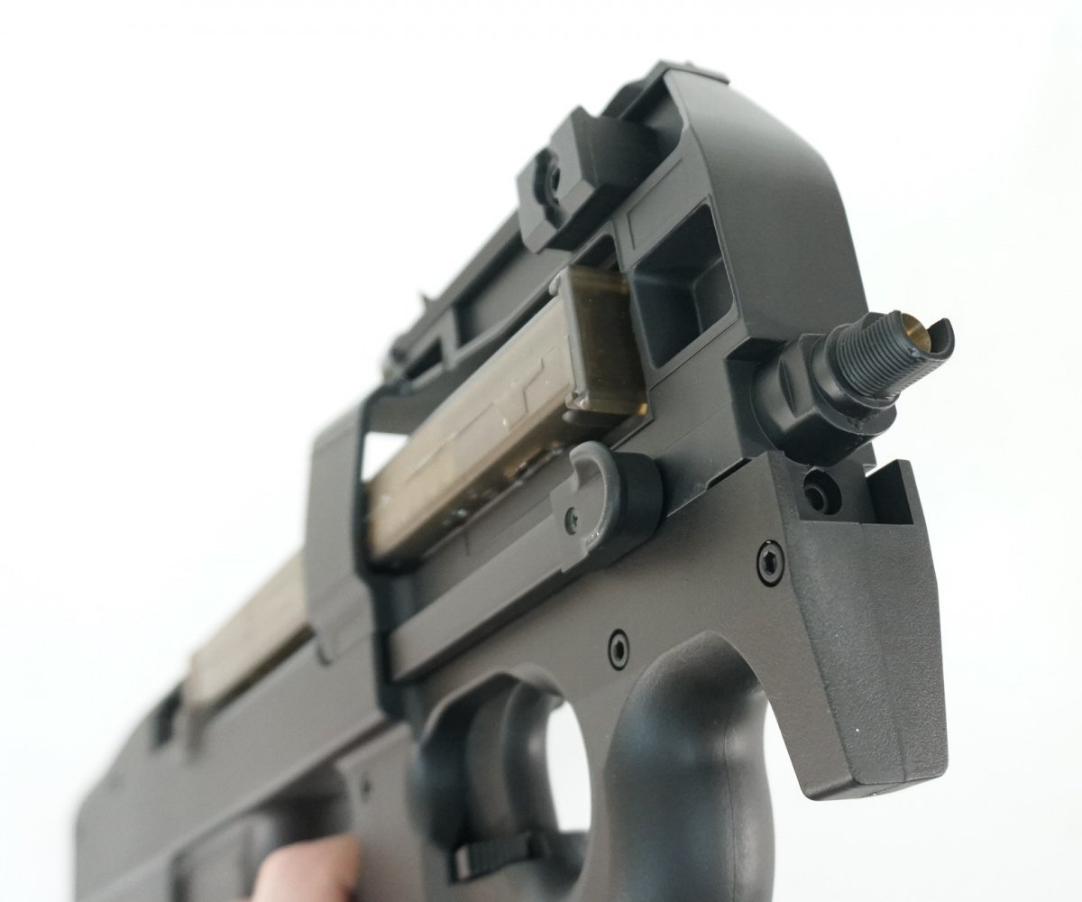 Страйкбольный пистолет-пулемет Cyma FN P90, с удлиненным стволом (CM.060A)