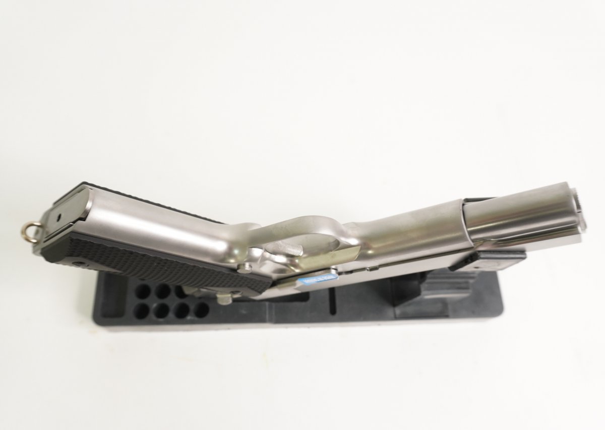 Страйкбольный пистолет WE Colt M1911A1 Silver, черные накладки (WE-E006B TAC)