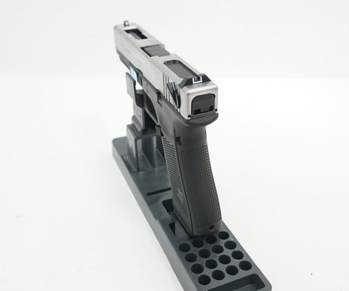 Страйкбольный пистолет WE Glock-18 Gen.4 Silver, сменные накладки (WE-G002B-SV)