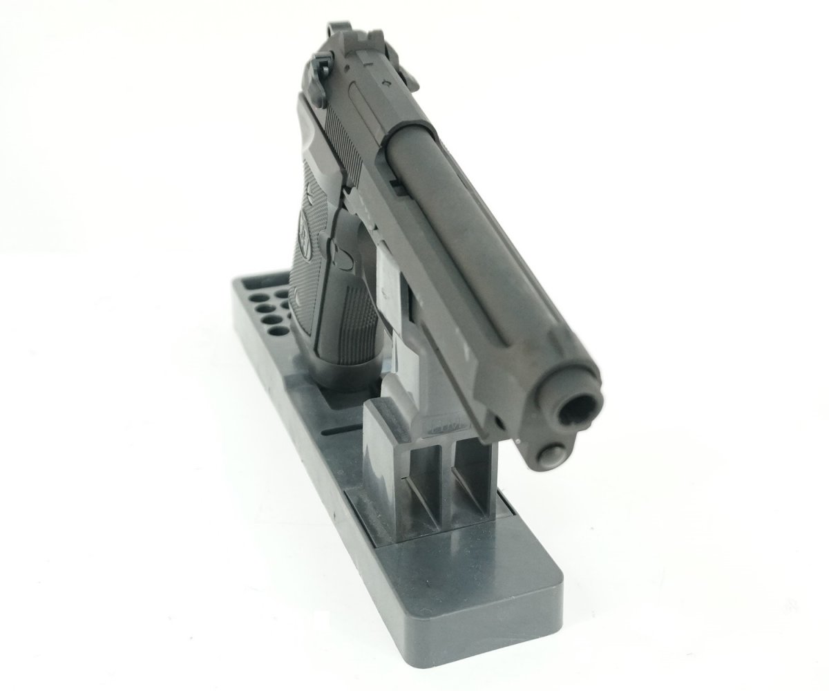 Страйкбольный пистолет KJW Beretta M9A1 CO₂ GBB