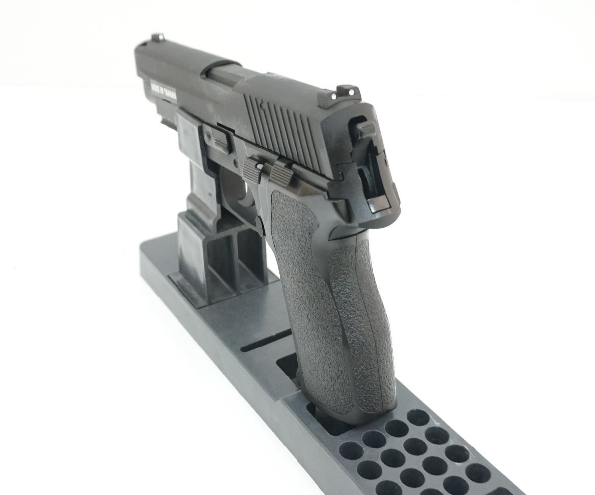Страйкбольный пистолет KJW SigSauer P226E2 GBB (KP-01-E2.GAS)