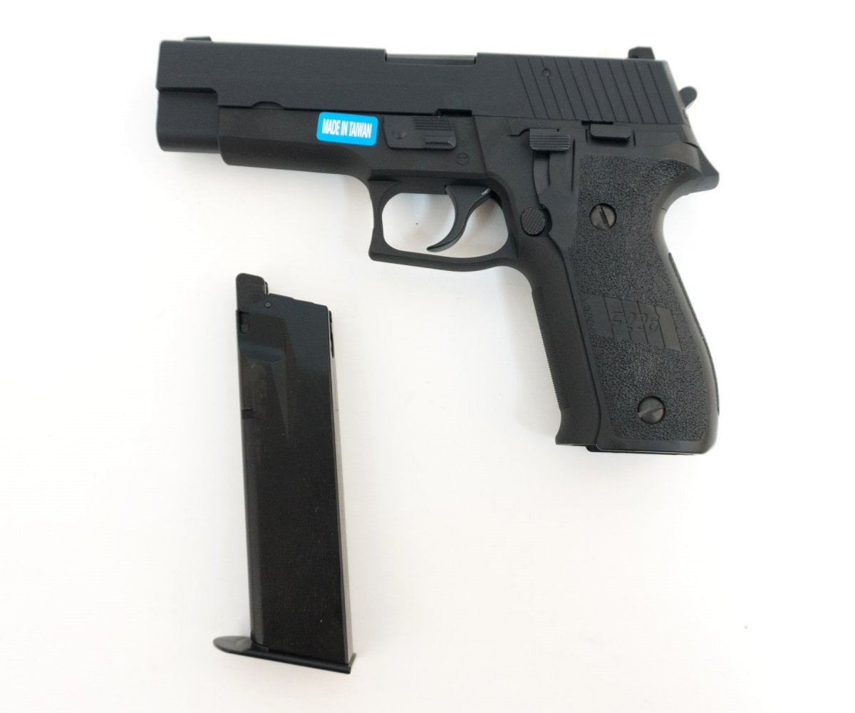 Страйкбольный пистолет WE Sig Sauer P226 (WE-F001B)