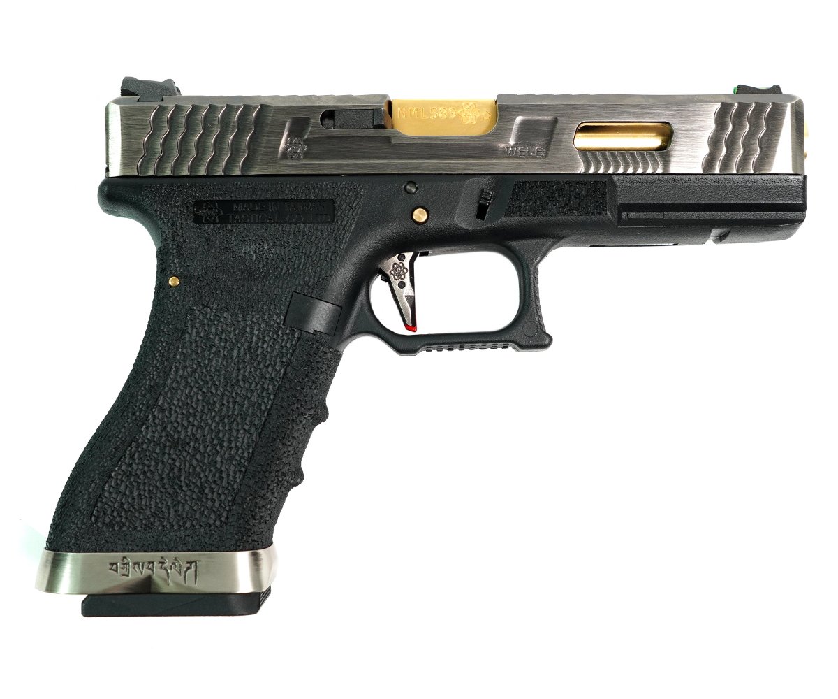 Страйкбольный пистолет WE Glock-17 G-Force, черная рамка, серебр. затвор, золот. ствол