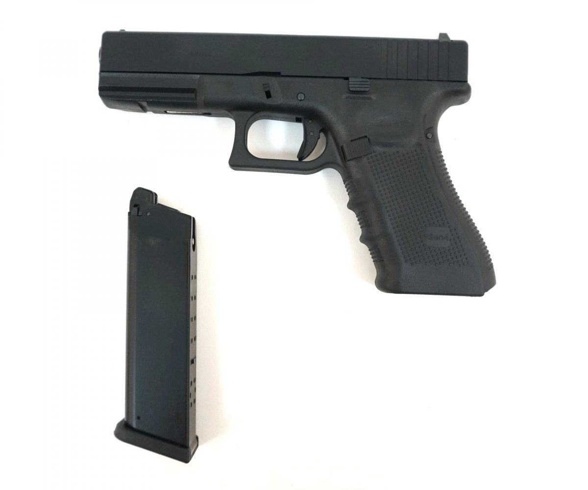 Страйкбольный пистолет WE Glock-17 Gen.4, сменные накладки (WE-G001B-BK)