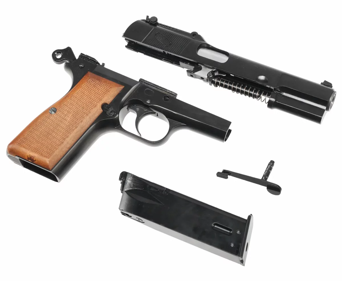 Страйкбольный пистолет WE Browning Hi-Power (WE-B005) — чёрный, газовый GBB, 6 мм