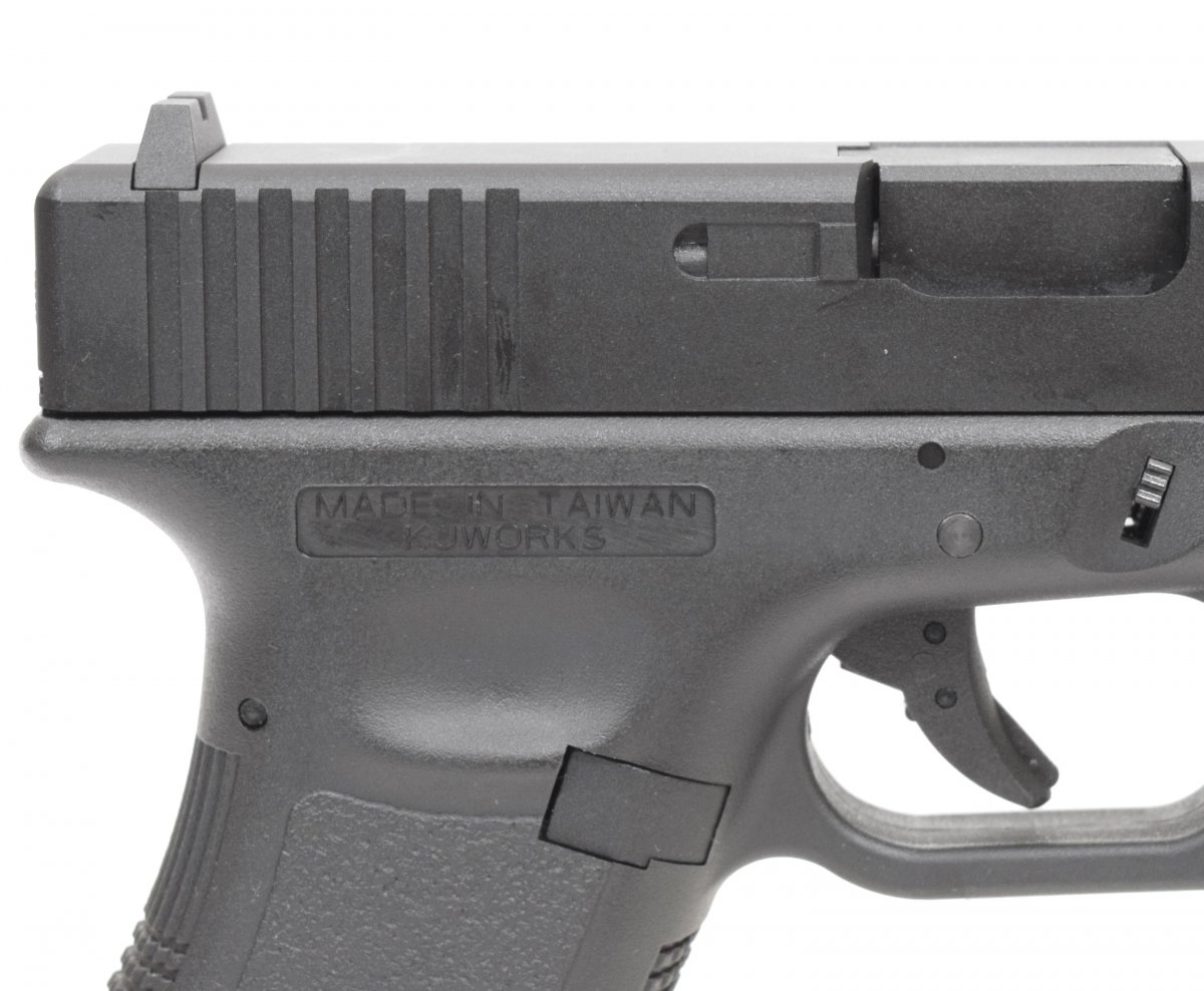 Страйкбольный пистолет KJW Glock G17 CO₂, металл. затвор (KP-17-MS.CO2)