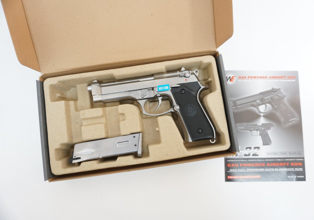 Страйкбольный пистолет WE Beretta M92 GBB Chrome (WE-M002)