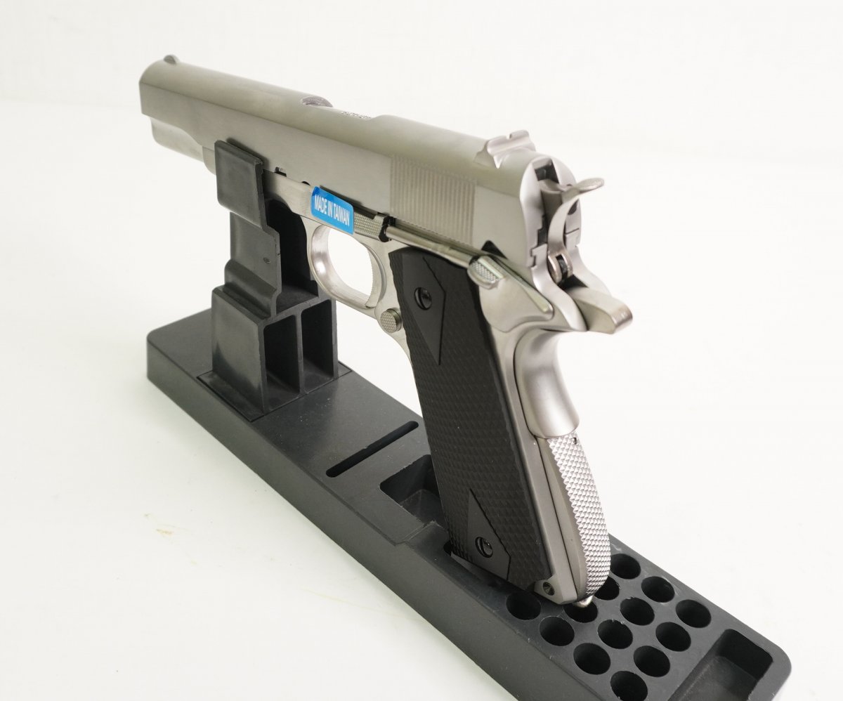 Страйкбольный пистолет WE Colt M1911A1 Silver, черные накладки (WE-E006B TAC)