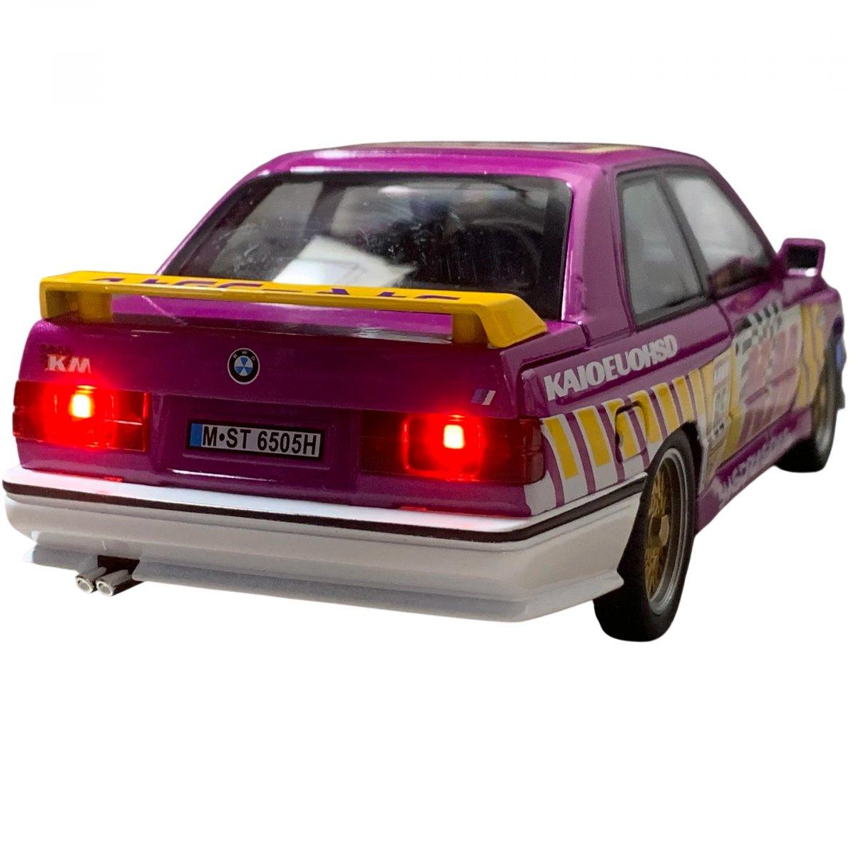 Машинка металлическая BMW M3 E30 1:24 KM