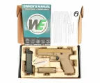 Страйкбольный пистолет WE Glock 17 Gen5 (WE-G001VB-TAN) — металл-слайд, сменные накладки, Tan, GBB, 6 мм