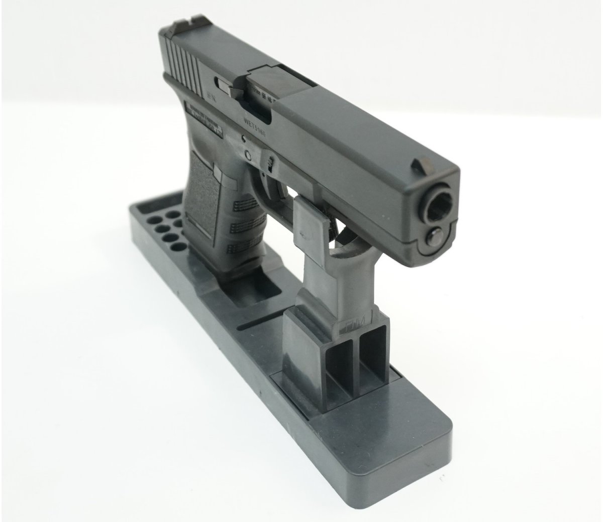 Страйкбольный пистолет WE Glock-17 Gen.3 Black (WE-G001A-BK)