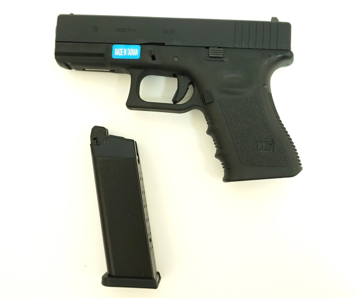 Страйкбольный пистолет WE WE-G003A Gen 3 (6 мм, Glock 19)