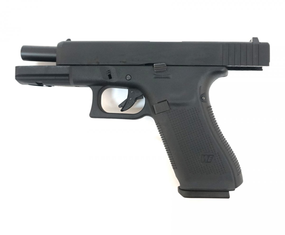 Страйкбольный пистолет WE Glock-17 Gen.5, сменные накладки (WE-G001VB-BK)