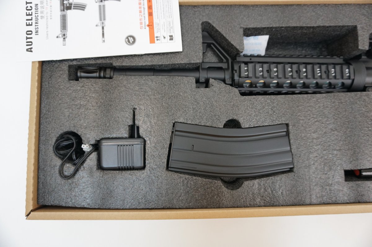 Страйкбольный автомат Cyma M4 RIS (CM.007)