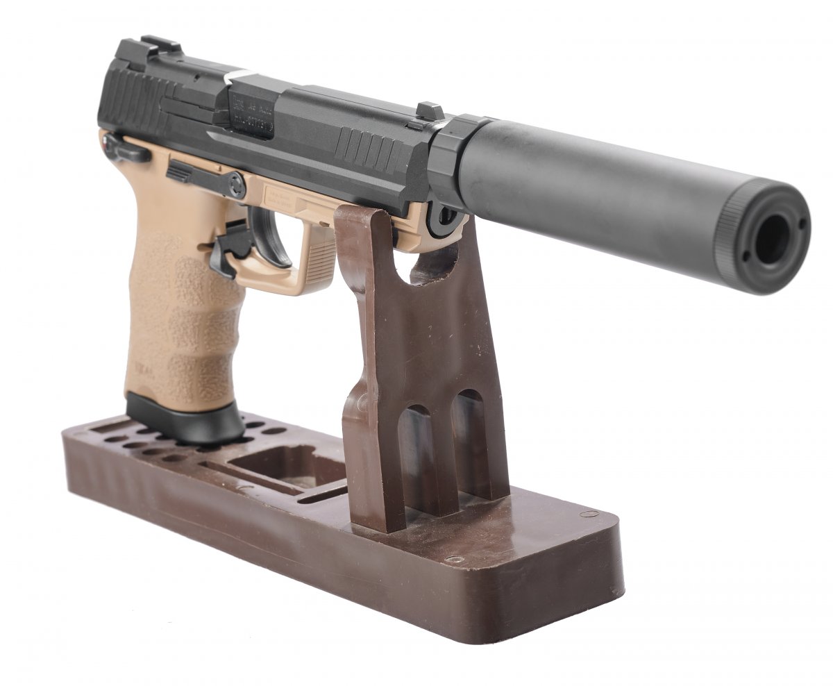 Страйкбольный пистолет GBB Tokyo Marui HK45 Tactical (142764) Blowback, чёрный/песочный, с пластиковым модератором