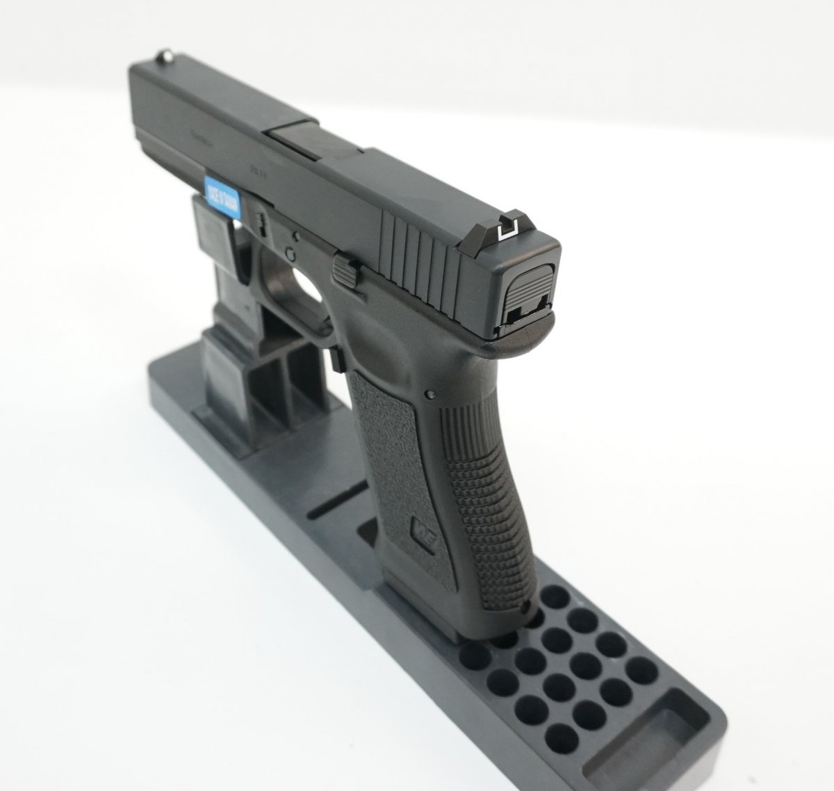 Страйкбольный пистолет WE Glock-17 Gen.3 Black (WE-G001A-BK)