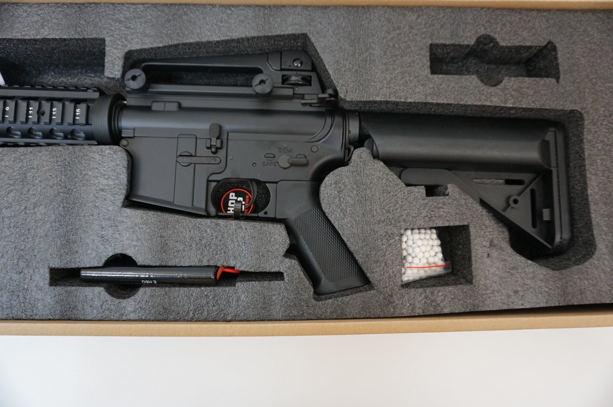 Страйкбольный автомат Cyma M4 RIS (CM.007)