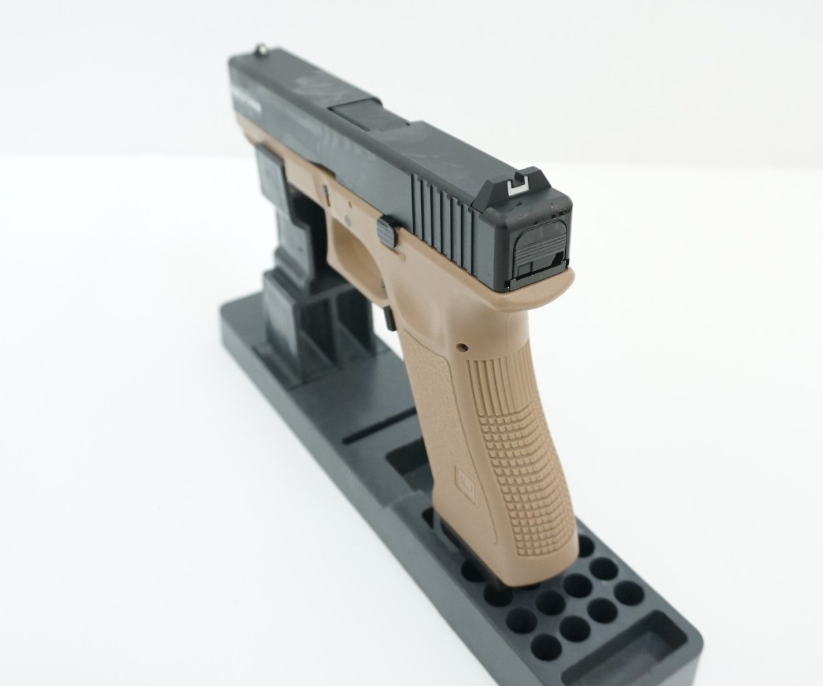 Страйкбольный пистолет KJW Glock G17 Gas GBB Tan (KP-17-TAN)