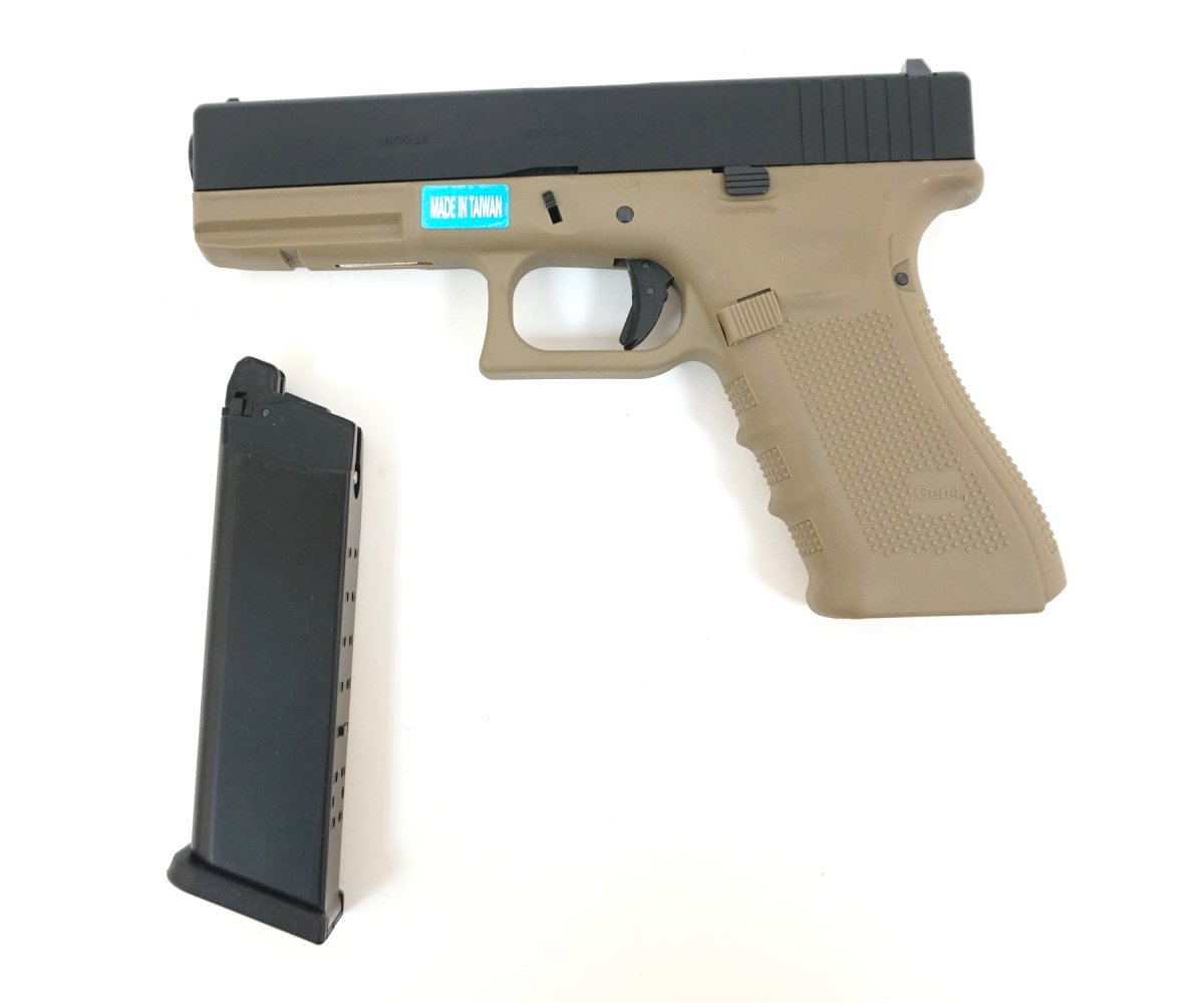 Страйкбольный пистолет WE Glock-17 Gen.4 Tan, сменные накладки (WE-G001B-TAN)
