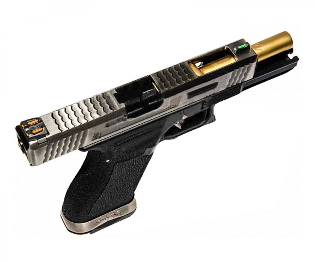 Страйкбольный пистолет WE Glock-17 G-Force, черная рамка, серебр. затвор, золот. ствол