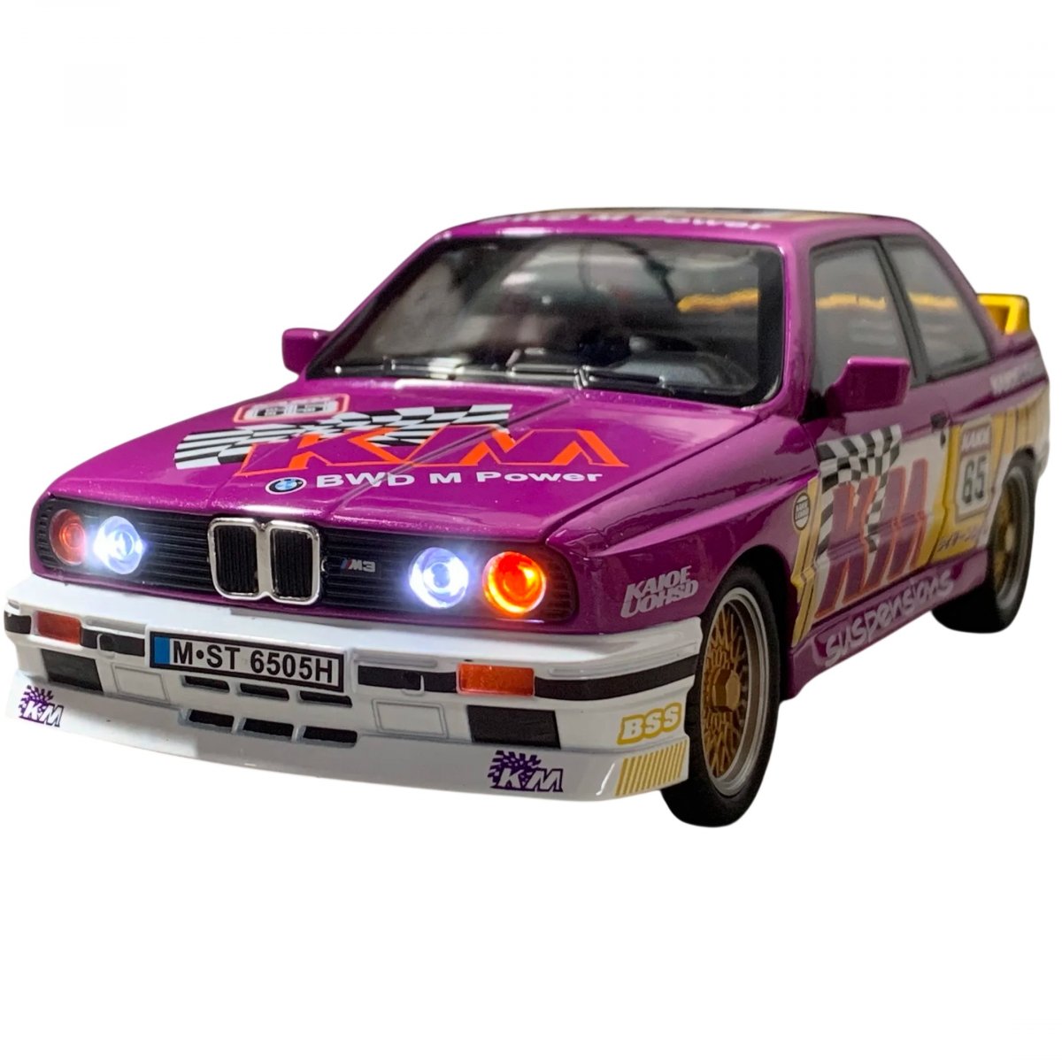 Машинка металлическая BMW M3 E30 1:24 KM