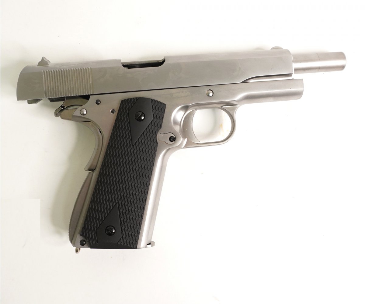Страйкбольный пистолет WE Colt M1911A1 Silver, черные накладки (WE-E006B TAC)