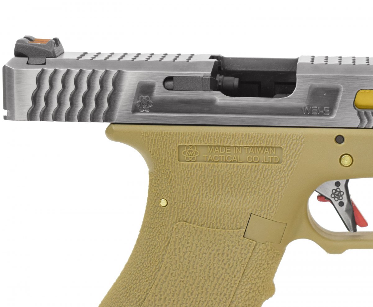 Страйкбольный пистолет WE Glock-18 G-Force, Tan рамка, серебр. затвор, золот. ствол