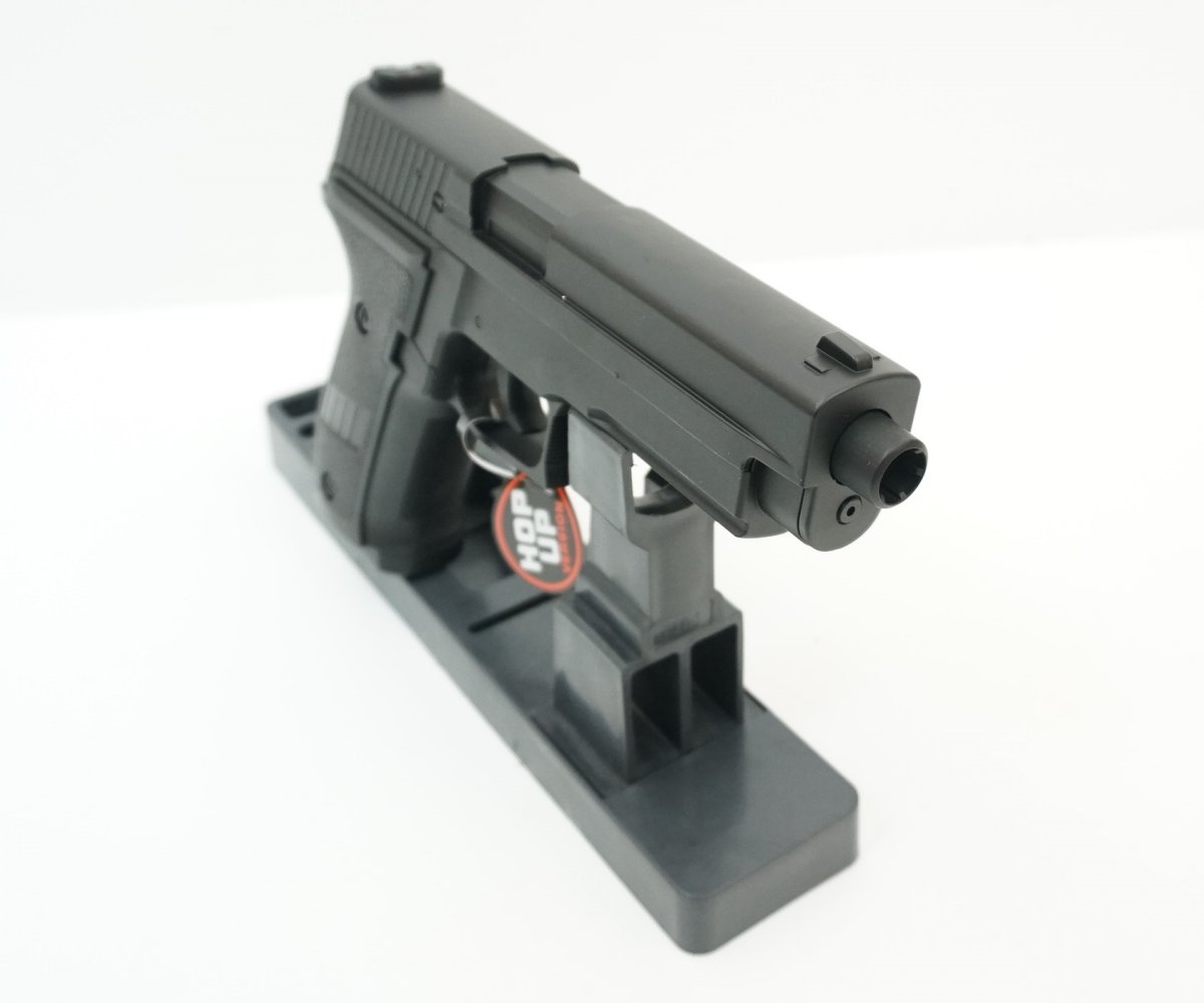 Страйкбольный пистолет Cyma SigSauer P226 AEP (CM.122)