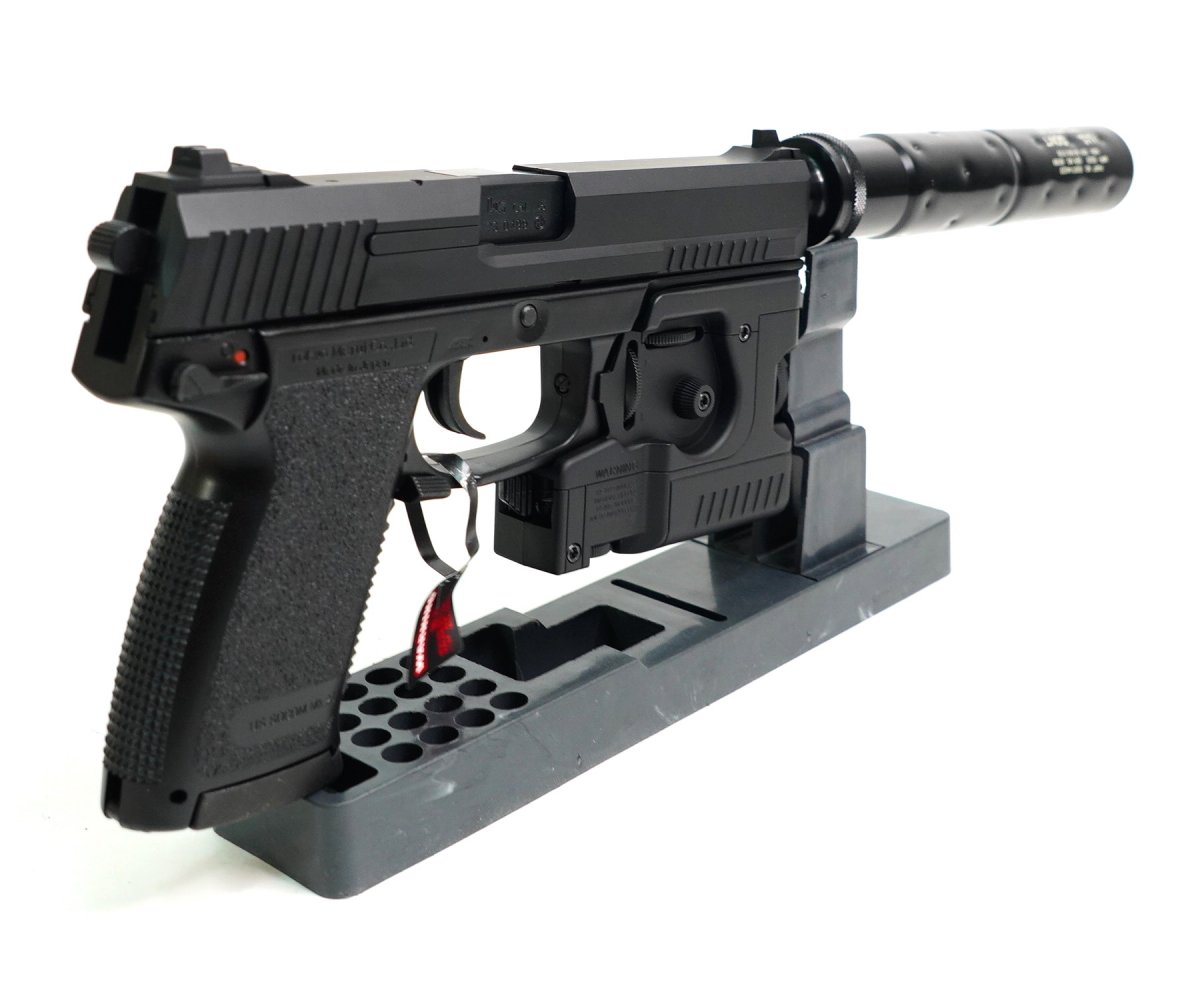 Страйкбольный пистолет Tokyo Marui SOCOM Mk.23 GNB (модератор, фонарь)