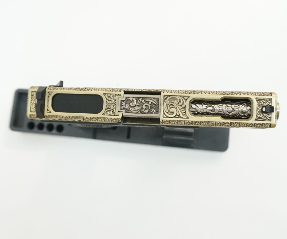 Страйкбольный пистолет WE Glock-18 Gen.3 Bronze, с гравировкой (WE-G002BOX-BR)